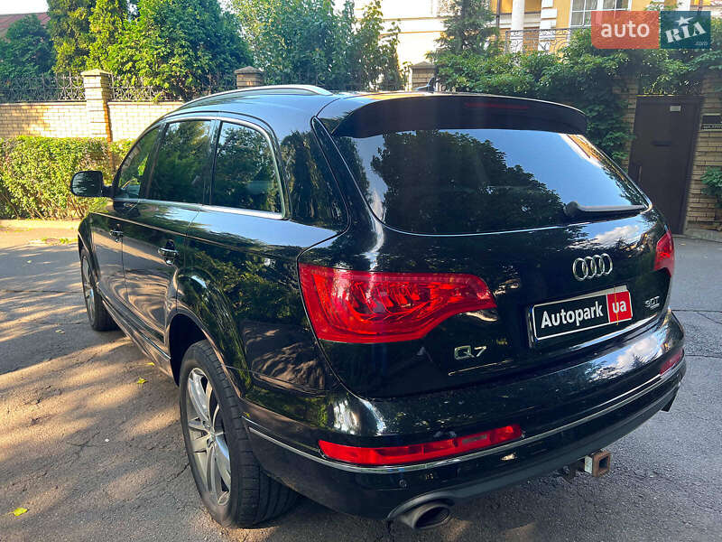 Внедорожник / Кроссовер Audi Q7 2015 в Киеве