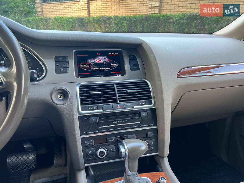 Внедорожник / Кроссовер Audi Q7 2015 в Киеве