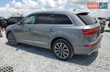 Внедорожник / Кроссовер Audi Q7 2016 в 