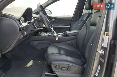 Внедорожник / Кроссовер Audi Q7 2016 в 