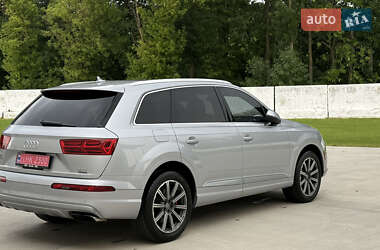 Внедорожник / Кроссовер Audi Q7 2017 в 