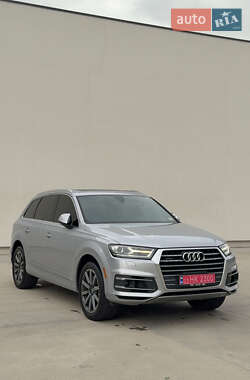 Внедорожник / Кроссовер Audi Q7 2017 в 