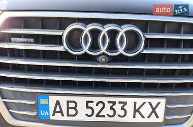 Внедорожник / Кроссовер Audi Q7 2015 в 