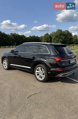 Внедорожник / Кроссовер Audi Q7 2019 в 