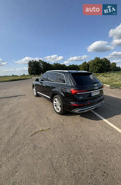 Внедорожник / Кроссовер Audi Q7 2019 в 