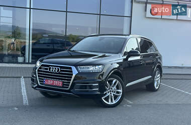 Внедорожник / Кроссовер Audi Q7 2017 в 