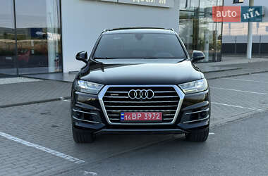 Внедорожник / Кроссовер Audi Q7 2017 в 