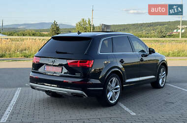 Внедорожник / Кроссовер Audi Q7 2017 в 