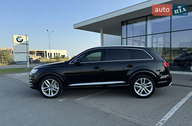 Внедорожник / Кроссовер Audi Q7 2017 в 