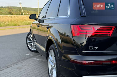 Внедорожник / Кроссовер Audi Q7 2017 в 