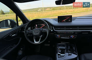 Внедорожник / Кроссовер Audi Q7 2017 в 