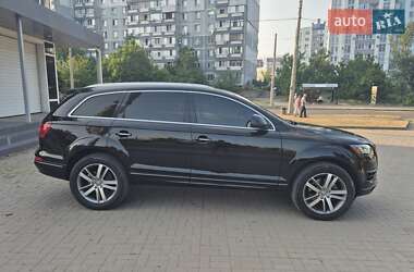 Позашляховик / Кросовер Audi Q7 2011 в 