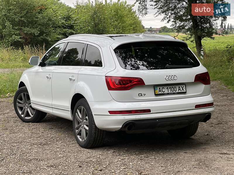 Позашляховик / Кросовер Audi Q7 2012 в Луцьку