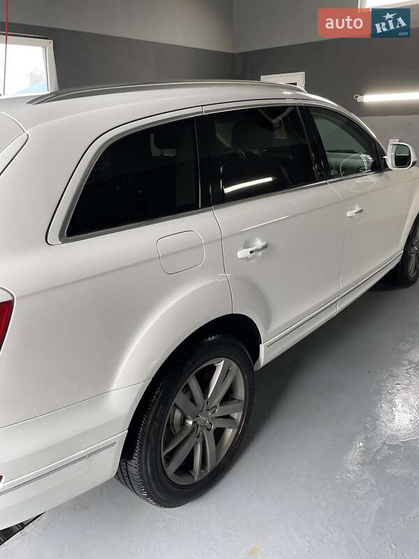 Позашляховик / Кросовер Audi Q7 2012 в Луцьку