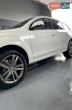 Внедорожник / Кроссовер Audi Q7 2012 в 