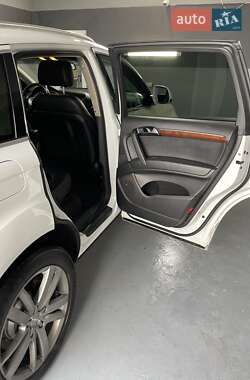 Внедорожник / Кроссовер Audi Q7 2012 в 