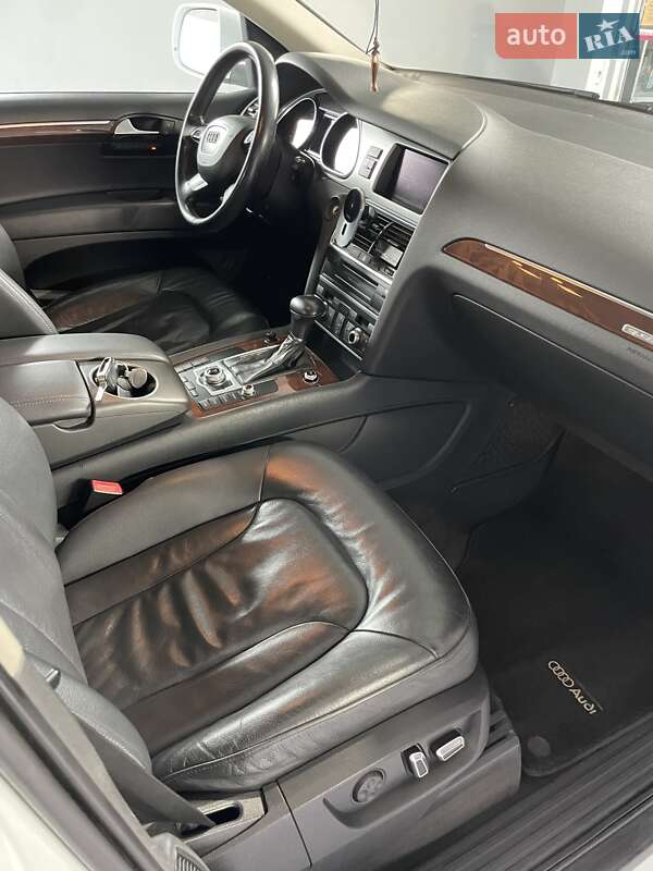 Позашляховик / Кросовер Audi Q7 2012 в Луцьку