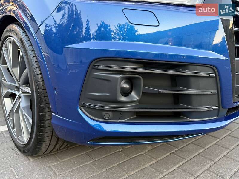 Внедорожник / Кроссовер Audi Q7 2016 в Харькове