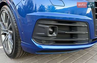 Внедорожник / Кроссовер Audi Q7 2016 в 