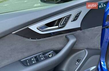 Внедорожник / Кроссовер Audi Q7 2016 в 