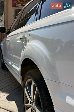 Внедорожник / Кроссовер Audi Q7 2012 в 