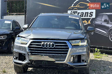 Внедорожник / Кроссовер Audi Q7 2017 в 