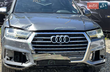 Внедорожник / Кроссовер Audi Q7 2017 в 