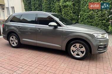 Внедорожник / Кроссовер Audi Q7 2016 в 