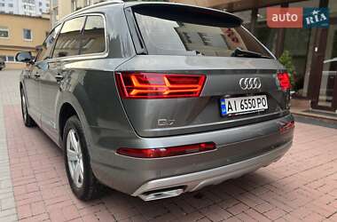 Внедорожник / Кроссовер Audi Q7 2016 в 