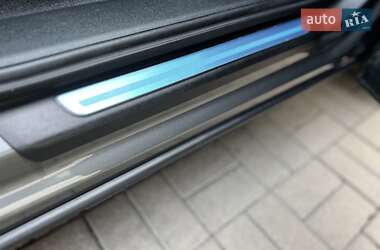 Внедорожник / Кроссовер Audi Q7 2016 в 