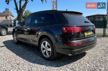 Внедорожник / Кроссовер Audi Q7 2015 в 