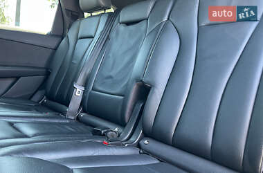 Внедорожник / Кроссовер Audi Q7 2015 в 
