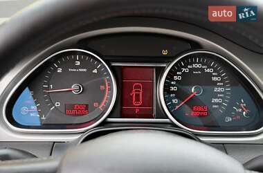Внедорожник / Кроссовер Audi Q7 2010 в 