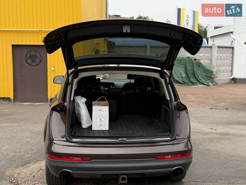 Внедорожник / Кроссовер Audi Q7 2010 в Чернигове