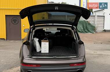 Внедорожник / Кроссовер Audi Q7 2010 в 
