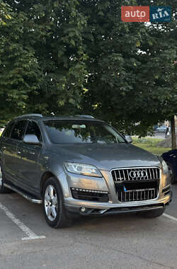 Внедорожник / Кроссовер Audi Q7 2014 в 