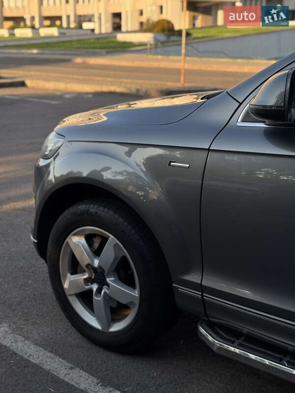 Позашляховик / Кросовер Audi Q7 2014 в Львові