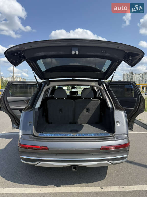 Внедорожник / Кроссовер Audi Q7 2019 в Киеве фото 32 Внедорожник / Кроссовер Audi Q7 2019 в Киеве