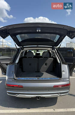 Внедорожник / Кроссовер Audi Q7 2019 в 