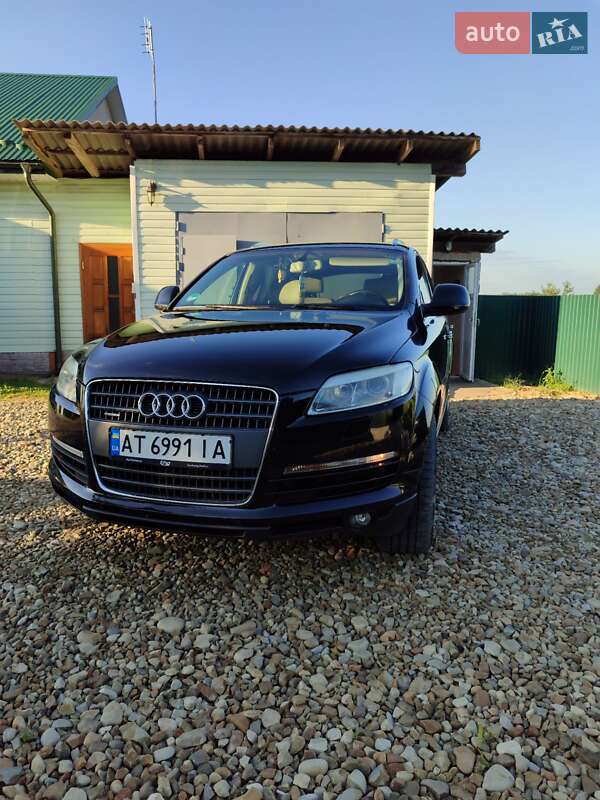 Внедорожник / Кроссовер Audi Q7 2009 в 