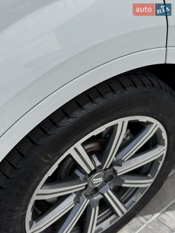 Внедорожник / Кроссовер Audi Q7 2016 в Ровно