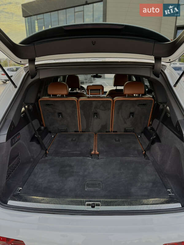 Внедорожник / Кроссовер Audi Q7 2016 в Ровно
