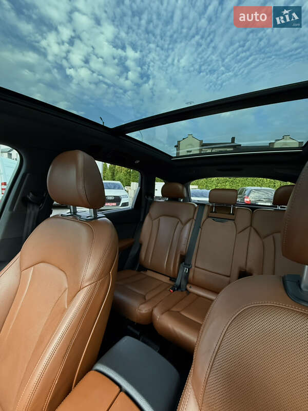 Внедорожник / Кроссовер Audi Q7 2016 в Ровно