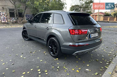 Позашляховик / Кросовер Audi Q7 2016 в 