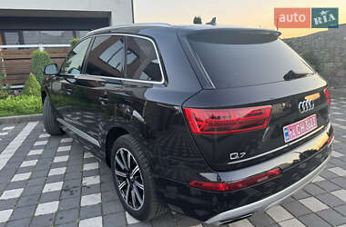Внедорожник / Кроссовер Audi Q7 2017 в 