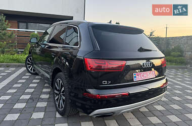Внедорожник / Кроссовер Audi Q7 2017 в 