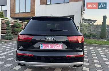 Внедорожник / Кроссовер Audi Q7 2017 в 