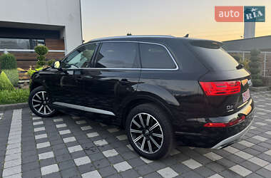 Внедорожник / Кроссовер Audi Q7 2017 в 