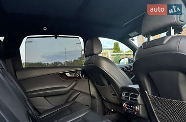 Внедорожник / Кроссовер Audi Q7 2017 в 