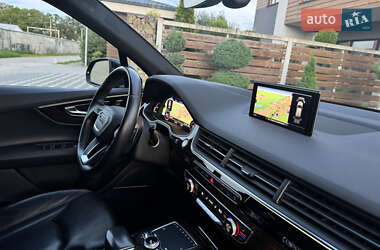 Внедорожник / Кроссовер Audi Q7 2017 в 